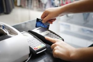 Cách rút tiền mặt từ thẻ tín dụng